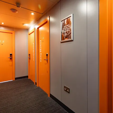 Easyhotel Edinburgh-3